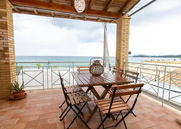 Seaview Stone Apartment In Ipsos Beach